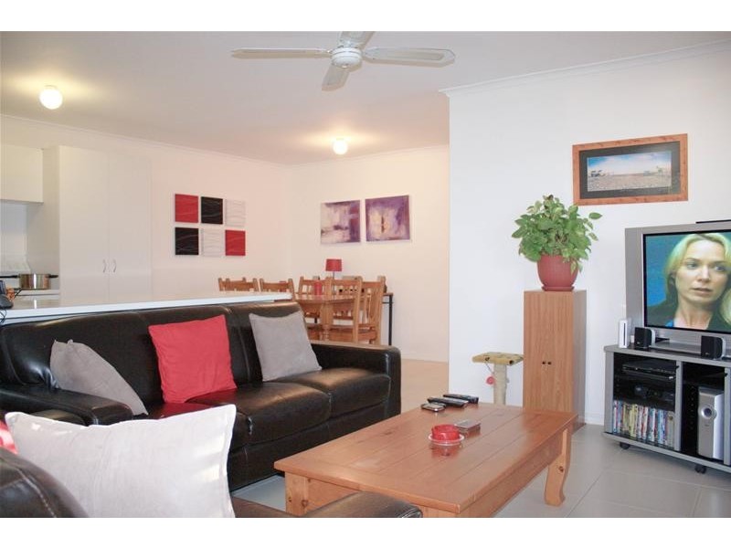 1/40 Morinda Way, Labrador QLD 4215