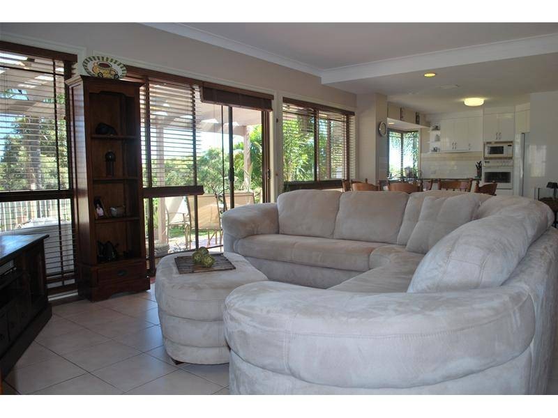 Parkwood QLD 4214