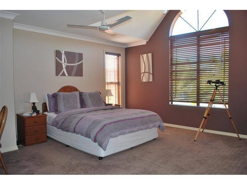 Parkwood QLD 4214
