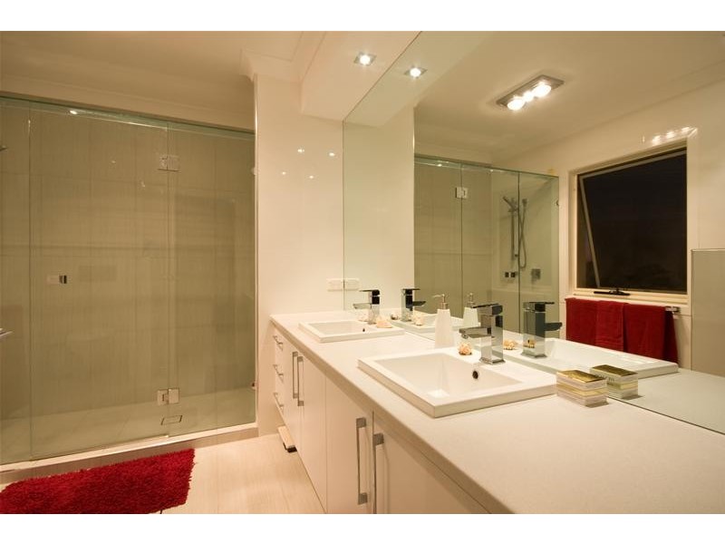 Paradise Point QLD 4216