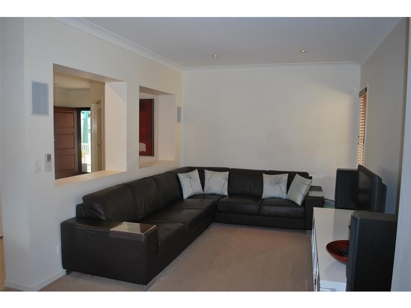 46 Annerley Avenue, Runaway Bay QLD 4216