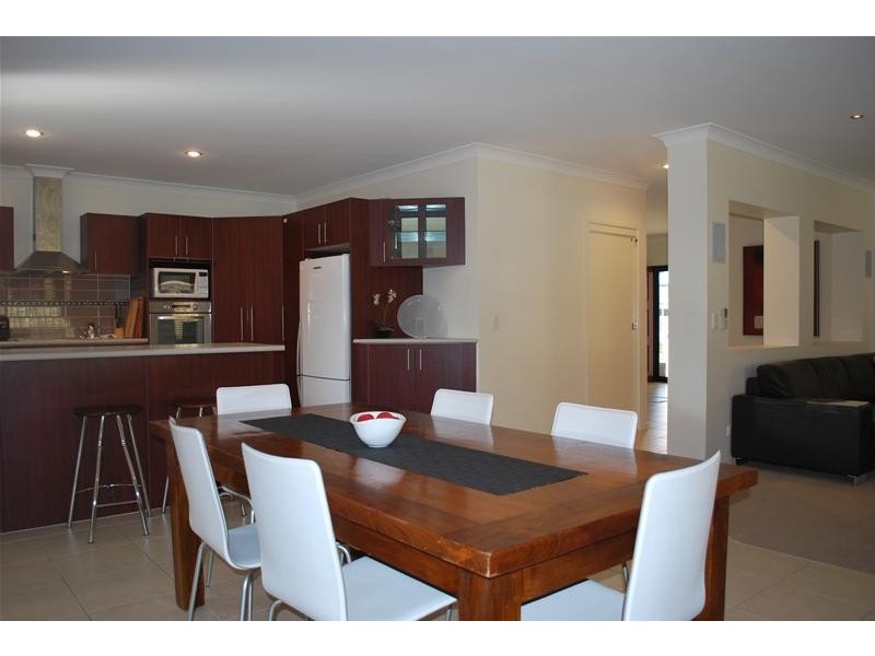 46 Annerley Avenue, Runaway Bay QLD 4216