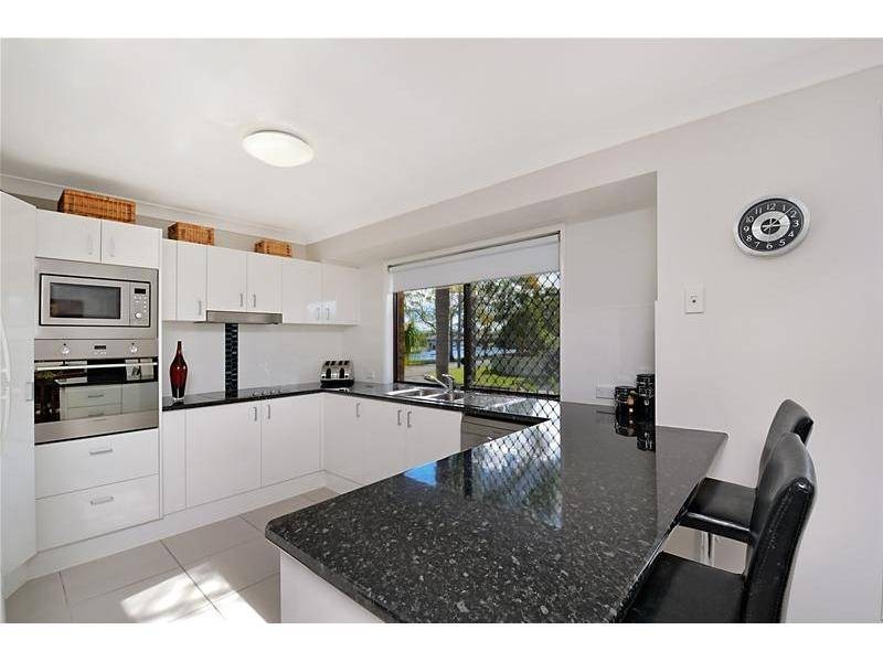 13 Kilmartin Esplanade, Biggera Waters QLD 4216