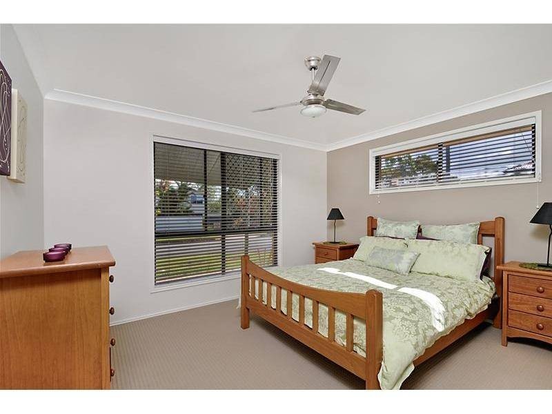 13 Kilmartin Esplanade, Biggera Waters QLD 4216