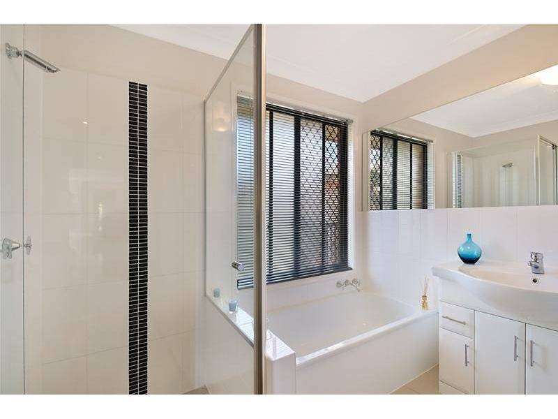 13 Kilmartin Esplanade, Biggera Waters QLD 4216