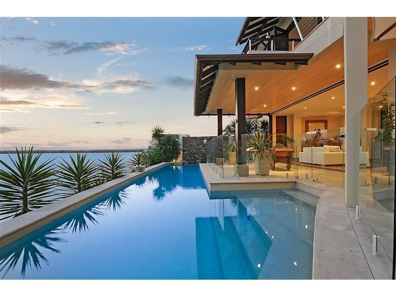 34 Hampton Court, Paradise Point QLD 4216