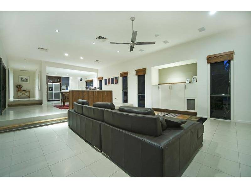 Hope Island QLD 4212