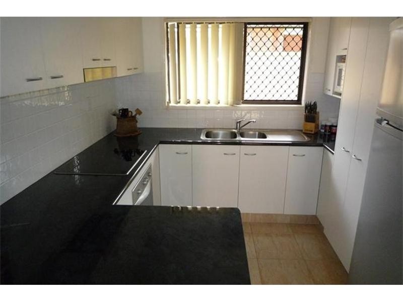 35 Terrigal Crescent, Southport QLD 4215