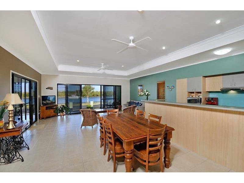 62 Boykambil Road, Hope Island QLD 4212