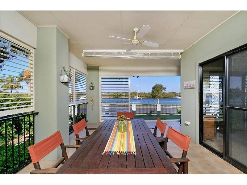 62 Boykambil Road, Hope Island QLD 4212