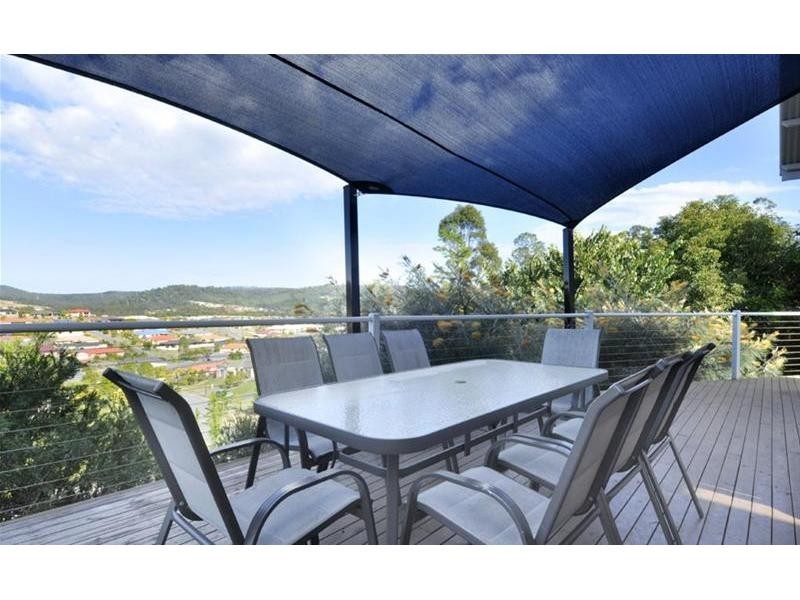 9 Manra Way, Pacific Pines QLD 4211