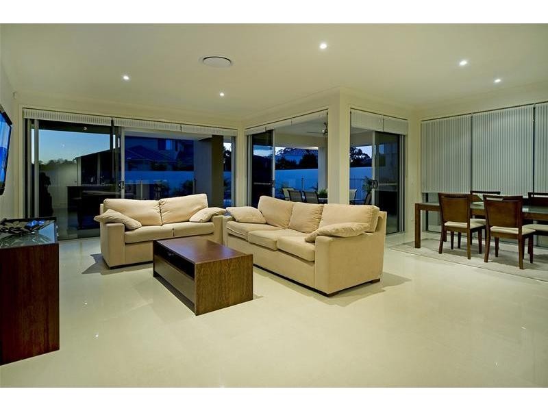 Hope Island QLD 4212