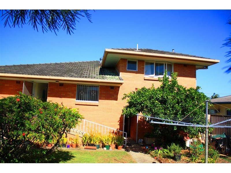 12 Helena Street, Biggera Waters QLD 4216