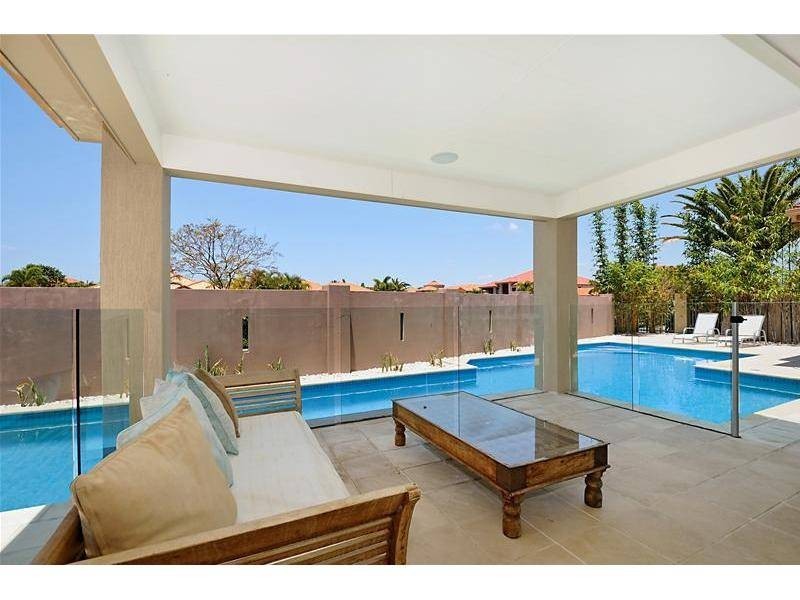 1643 Riverdale Drive, Hope Island QLD 4212