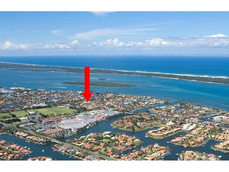 2/29 Runaway Bay Avenue, Runaway Bay QLD 4216