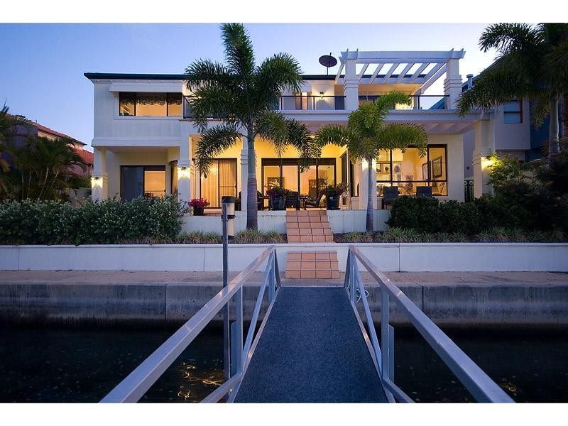 Sovereign Islands QLD 4216