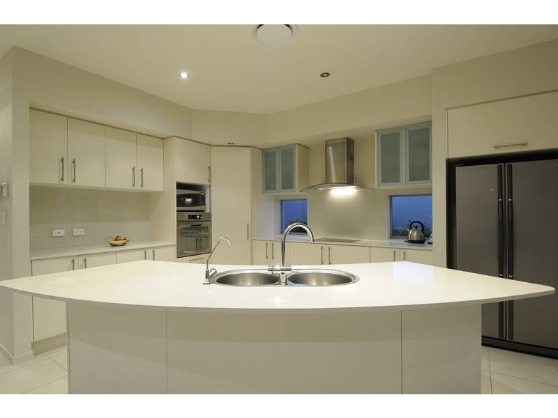 6188 Bolsena Circuit, Hope Island QLD 4212