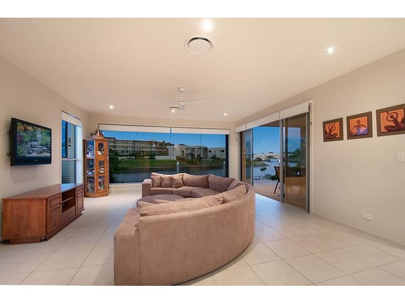 6188 Bolsena Circuit, Hope Island QLD 4212