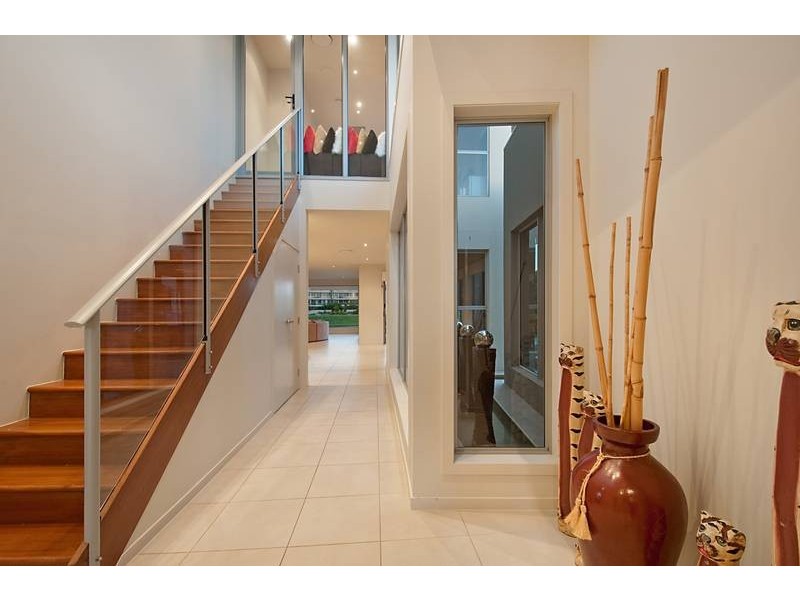 6188 Bolsena Circuit, Hope Island QLD 4212