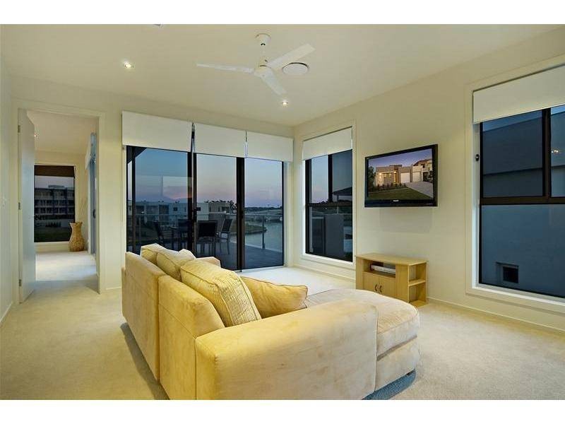 6188 Bolsena Circuit, Hope Island QLD 4212