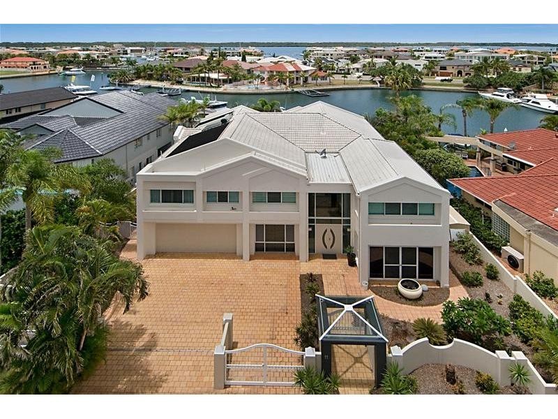 11 Excalibur Court, Sovereign Islands QLD 4216
