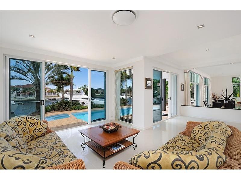 11 Excalibur Court, Sovereign Islands QLD 4216