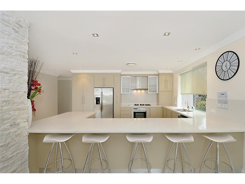 11 Excalibur Court, Sovereign Islands QLD 4216
