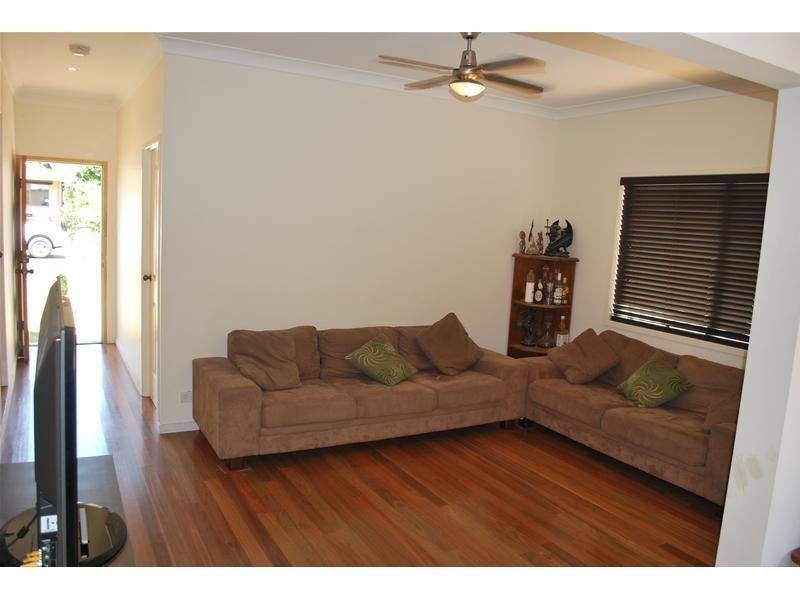 30 Iando Street, Coombabah QLD 4216