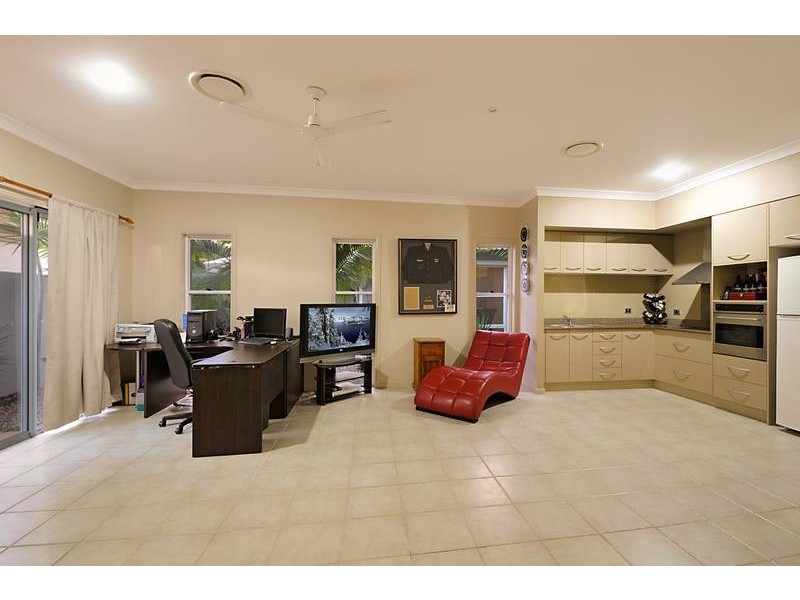 2044 Carlton Drive, Hope Island QLD 4212