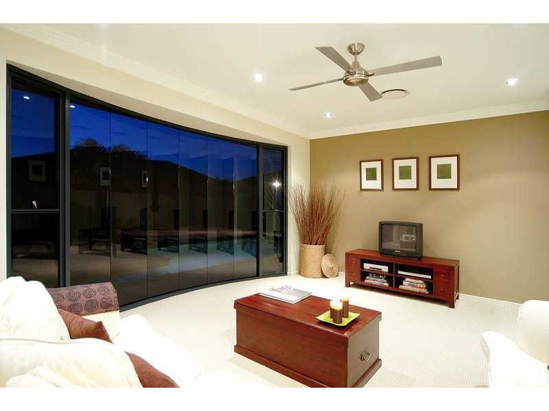 Hope Island QLD 4212