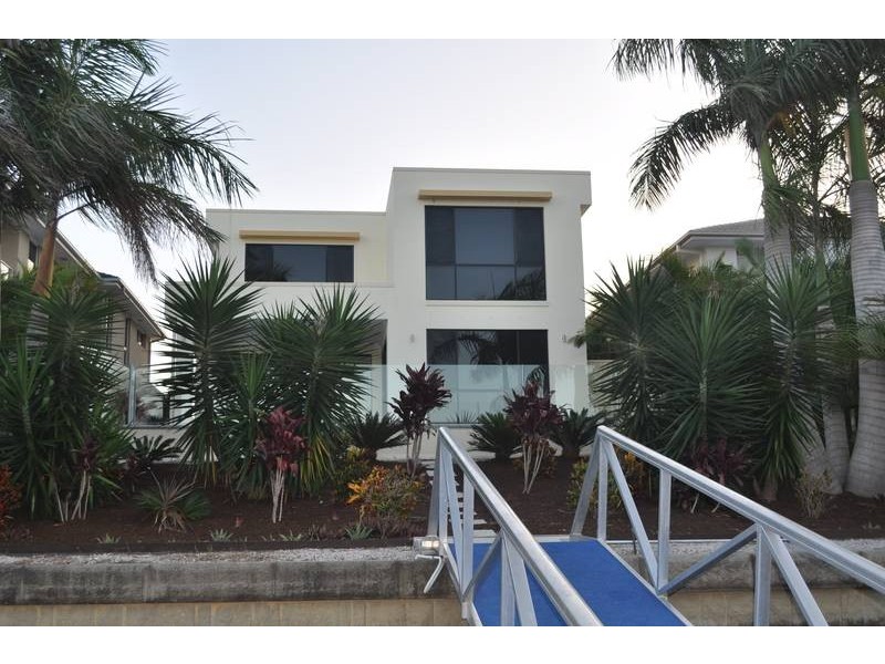 Hope Island QLD 4212