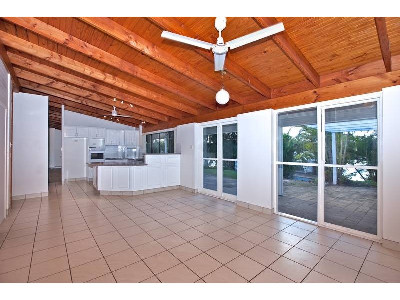 41 Park Avenue, Broadbeach QLD 4218