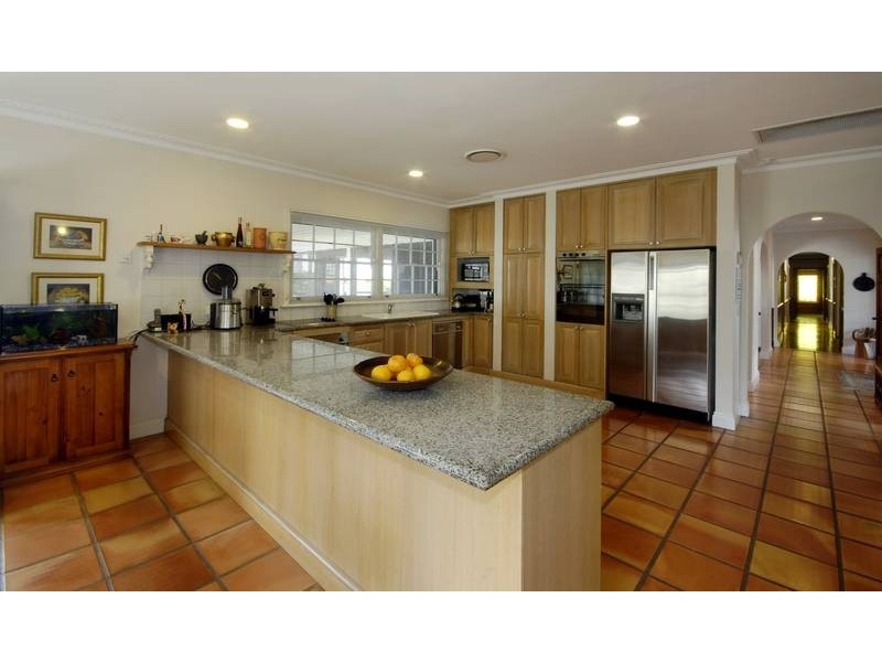 19 Wildash Street, Southport QLD 4215