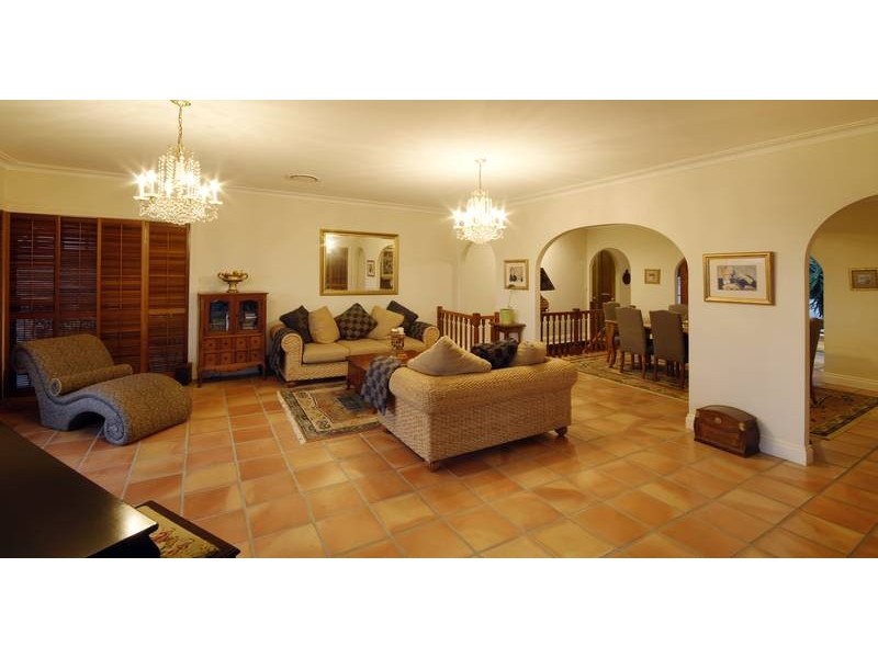 19 Wildash Street, Southport QLD 4215