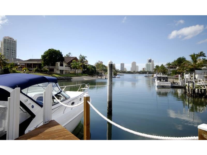 19 Wildash Street, Southport QLD 4215