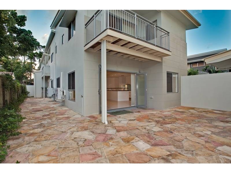 2/29 Bauer Street, Southport QLD 4215