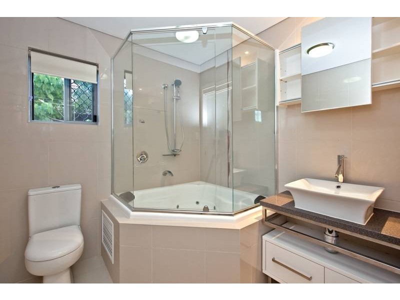2/29 Bauer Street, Southport QLD 4215