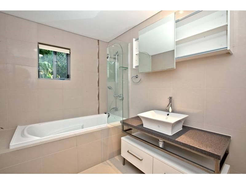 2/29 Bauer Street, Southport QLD 4215