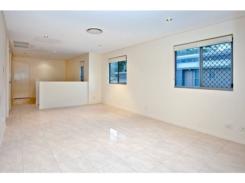2/29 Bauer Street, Southport QLD 4215