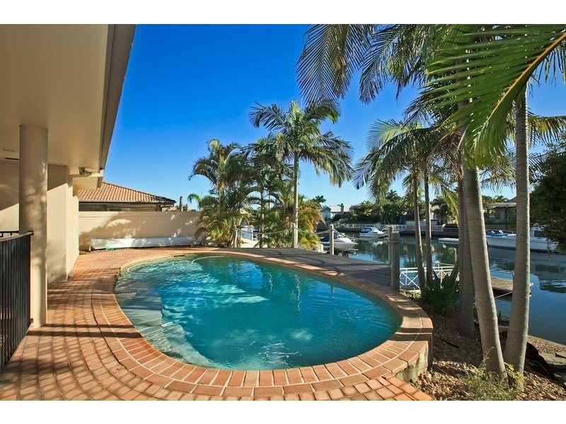 6 Grand Canal Way, Runaway Bay QLD 4216