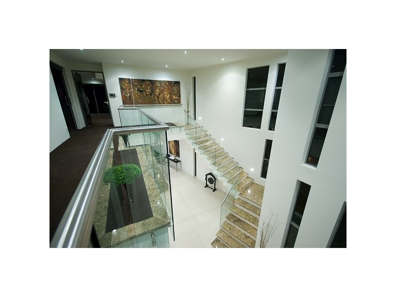 29 Royal Albert Crescent, Sovereign Islands QLD 4216