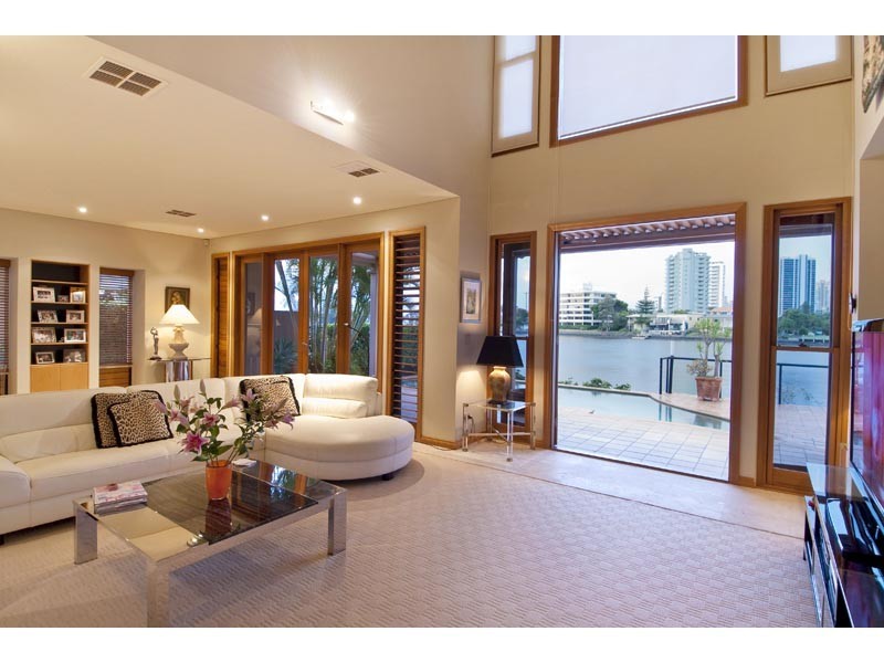 19 Naples Avenue, Surfers Paradise QLD 4217