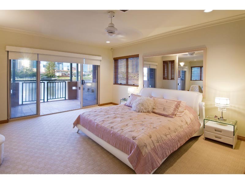 19 Naples Avenue, Surfers Paradise QLD 4217