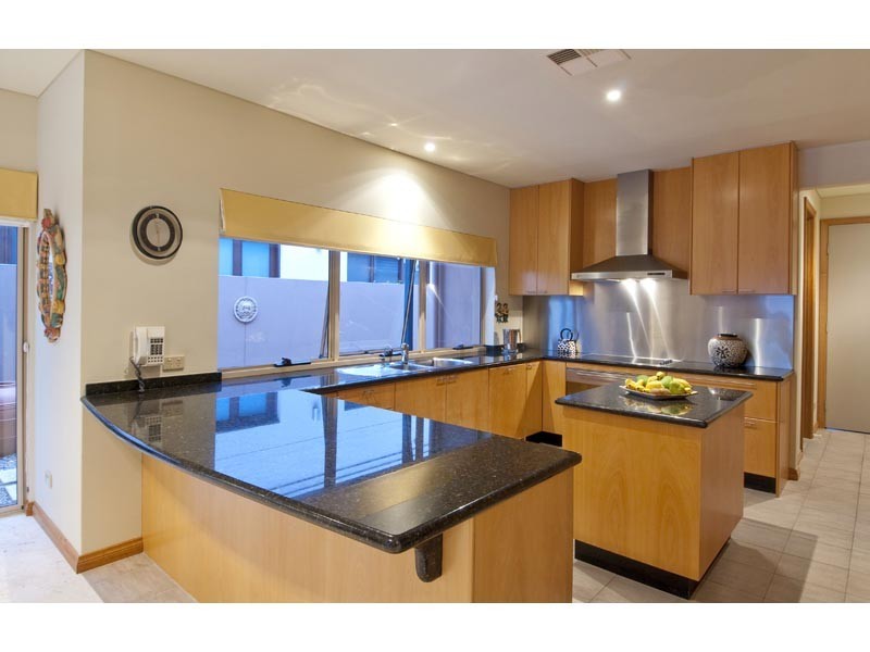 19 Naples Avenue, Surfers Paradise QLD 4217