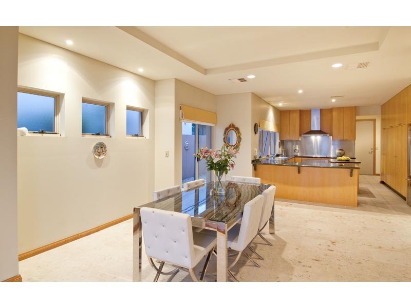 19 Naples Avenue, Surfers Paradise QLD 4217