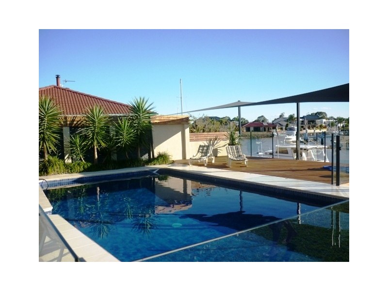 22 Rabaul Avenue, Runaway Bay QLD 4216