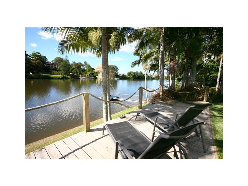 10 Maryland Avenue, Carrara QLD 4211