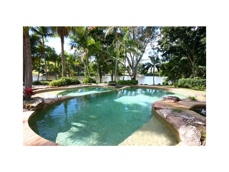 10 Maryland Avenue, Carrara QLD 4211