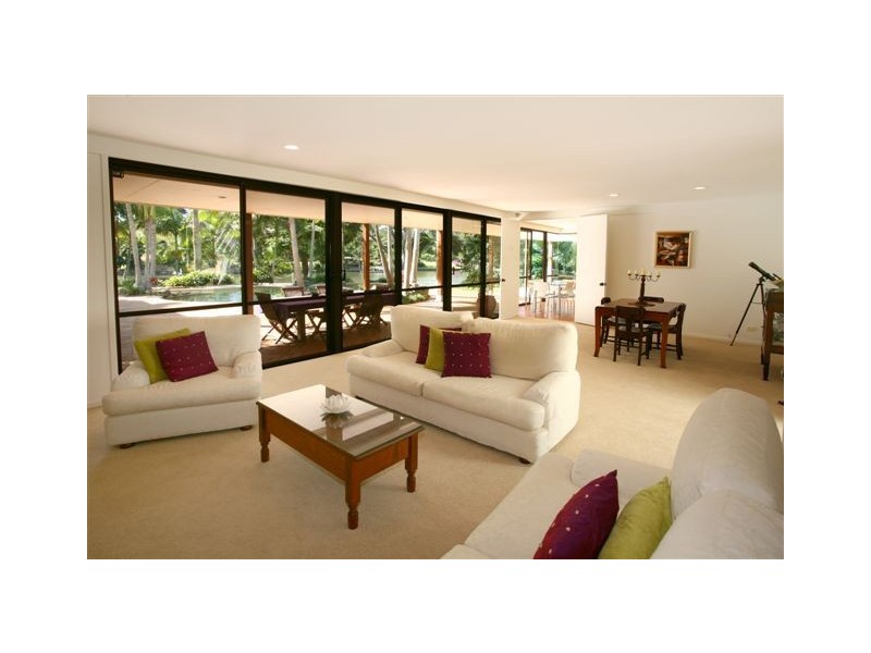 10 Maryland Avenue, Carrara QLD 4211