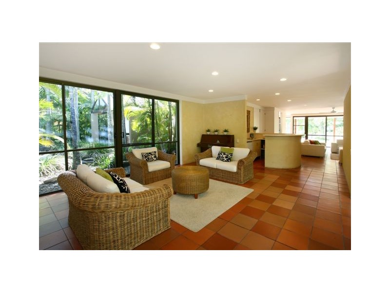 10 Maryland Avenue, Carrara QLD 4211